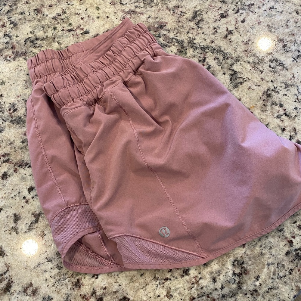 Lululemon Hotty Hot 4” Shorts